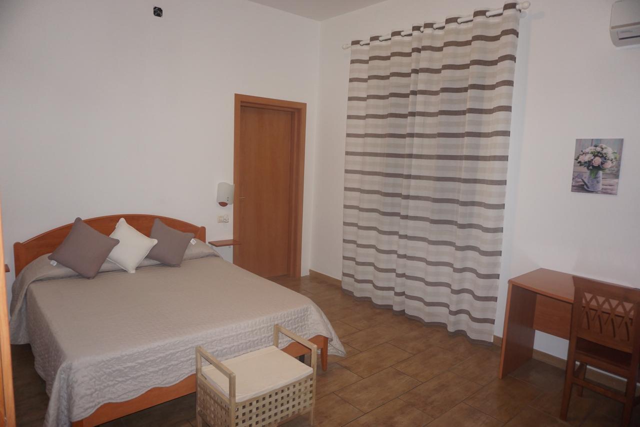 Hotel Villa Souvenir Forza d'Agro Bagian luar foto